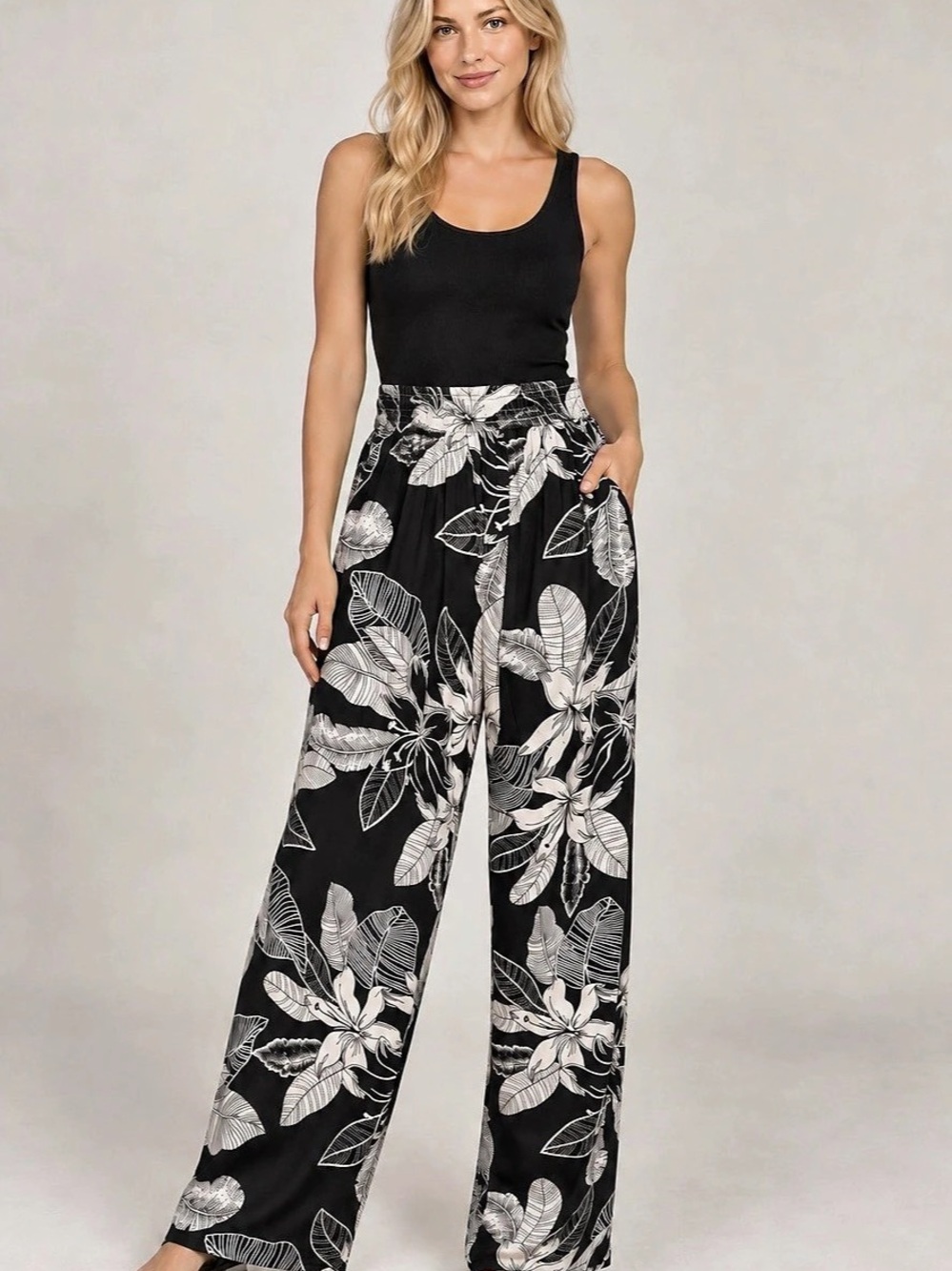 Floral Wide Leg Pants in Black & White o/s